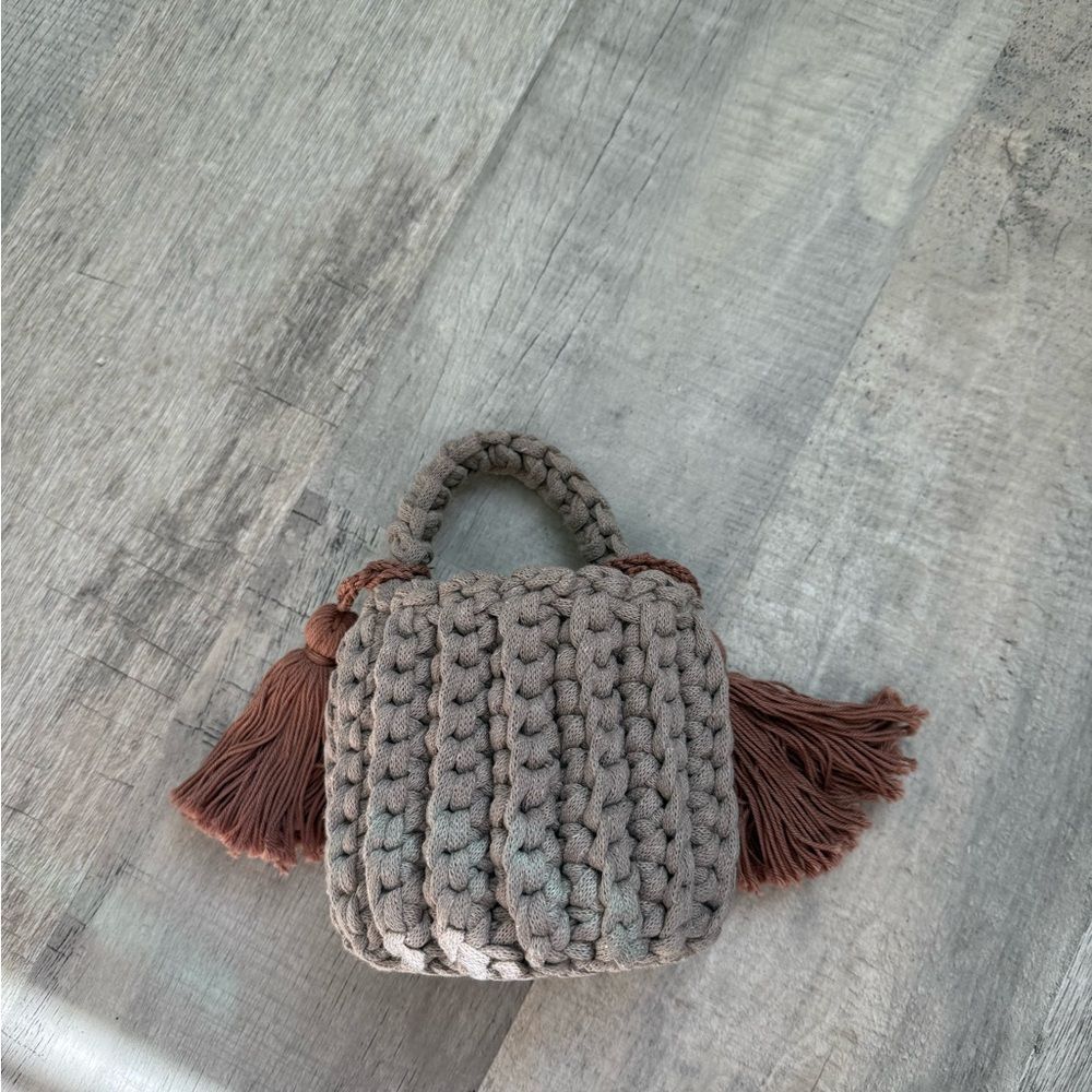 Binge Amalfi Handcrafted Tan Woven Bag - Picture 5 of 7